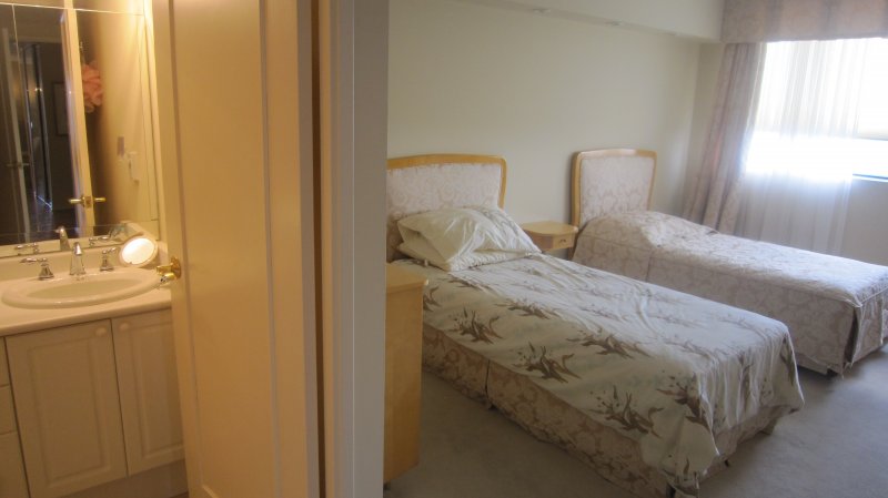 SOLD -80 ANTIBES #2302    $318,000