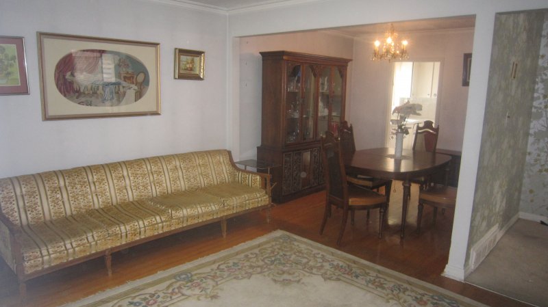 44 REGINA AVE  ASKED: $649,000 SOLD **660,000