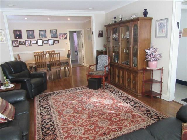 41 BARCLAY ROAD -  $1,088,000 SOLD $1,200,000