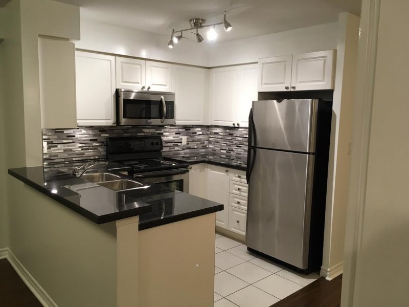 LEASED   3830 BATHURST ST. APT.707 FOR LEASE