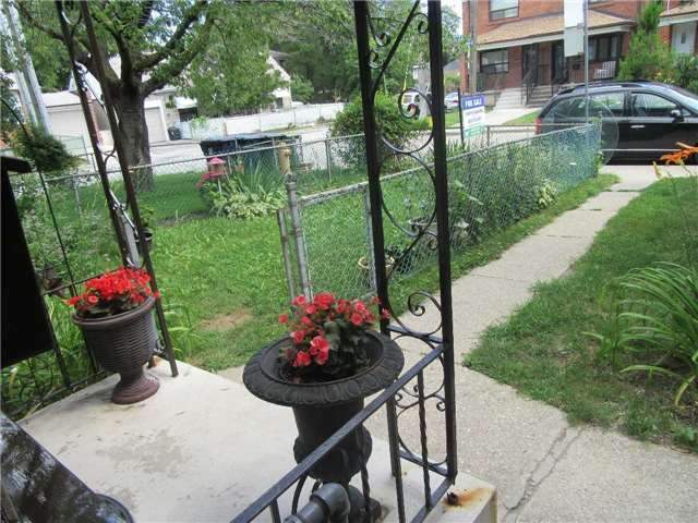 4 Lanark Avenue- TRIPLEX - $1,050,000 SOLD