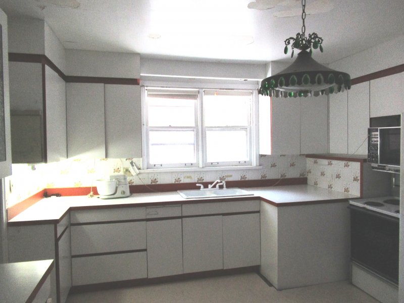 SOLD **78 WENDERLY DR. LARGE 4 BD  HUGE LOT