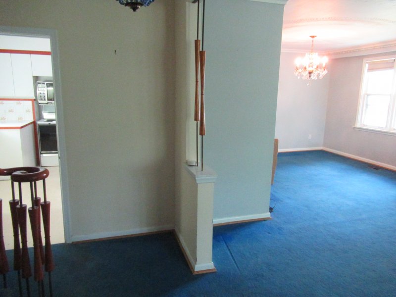 SOLD **78 WENDERLY DR. LARGE 4 BD  HUGE LOT