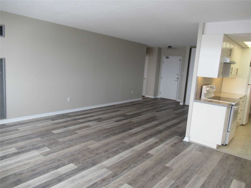 FOR LEASE 3000 BATHURST