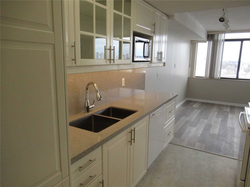 FOR LEASE 3000 BATHURST