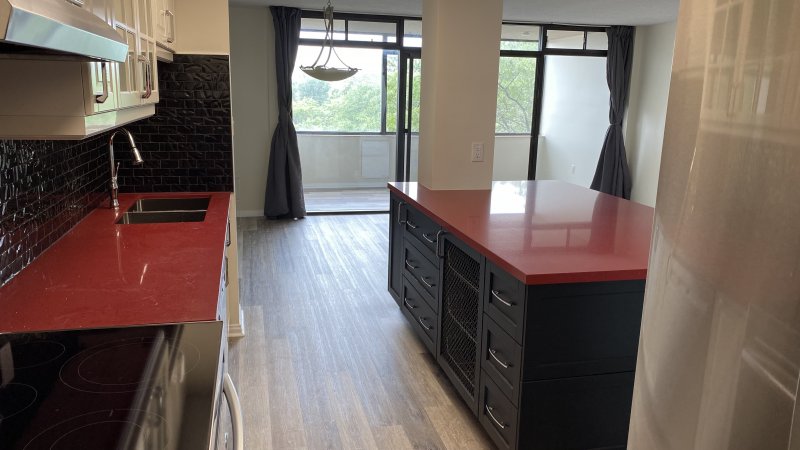 LEASED   #501  3000 Bathurst St.