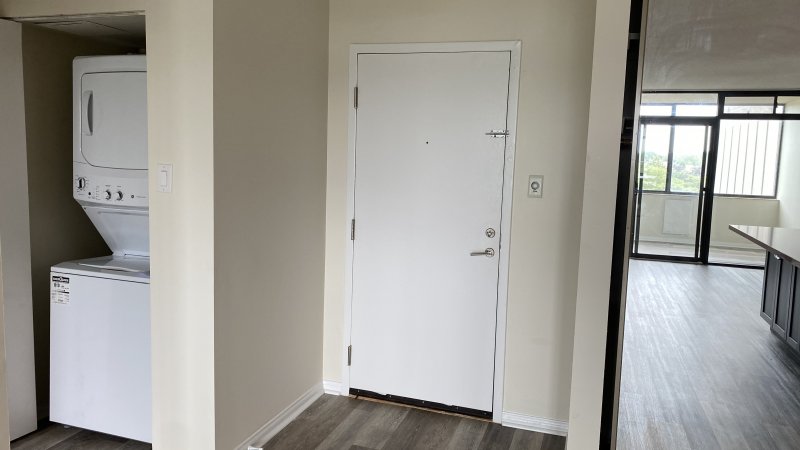 LEASED   #501  3000 Bathurst St.