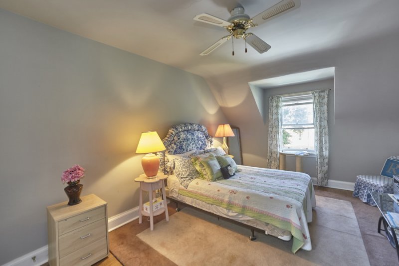 **SOLD**69 COLLINSON AVE - $1,385,000