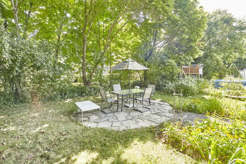 **SOLD**69 COLLINSON AVE - $1,385,000