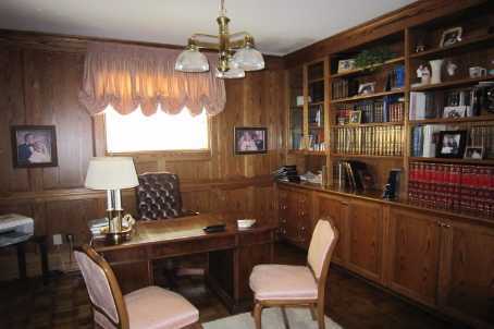 ***SOLD***   115 LAURELCREST AVE -A BEAUTY