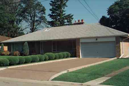 SOLD - 4 DAYS! *$1,200,000-  36 TIMBERLANE DR