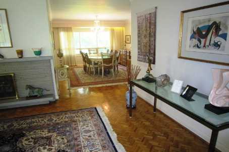 SOLD - 4 DAYS! *$1,200,000-  36 TIMBERLANE DR