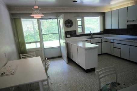 SOLD - 4 DAYS! *$1,200,000-  36 TIMBERLANE DR