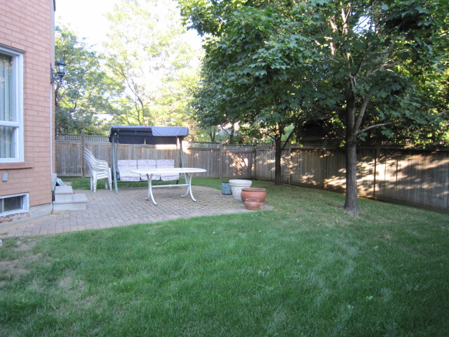 SOLD**7 JOEL SWIRSKY BLVD OFFERED AT $949,900