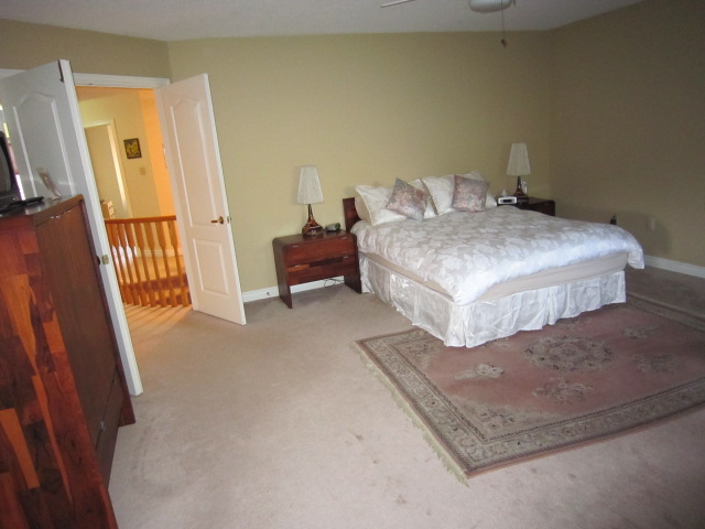 SOLD**7 JOEL SWIRSKY BLVD OFFERED AT $949,900