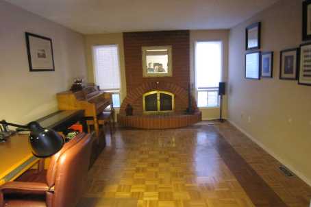 SOLD IN 3 DAYS***11 MILNER GATE ***529,900.00