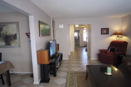 SOLD IN 3 DAYS***11 MILNER GATE ***529,900.00