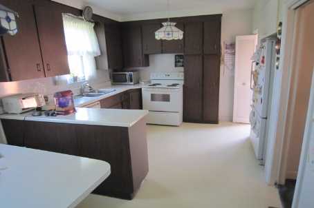 SOLD ***128 BAYCREST*HUGE BUNGALOW*$539,900