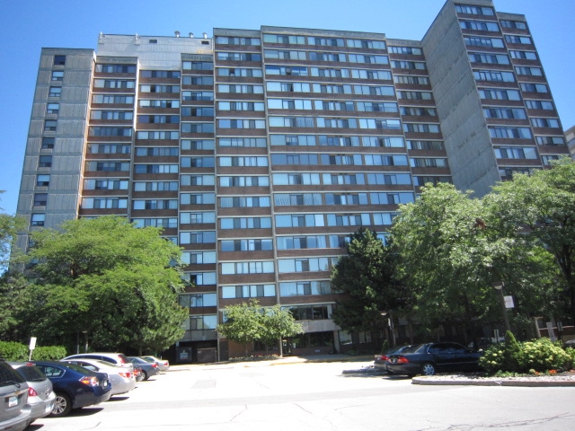 SOLD***3000 BATHURST APT. 1407 - $399,980