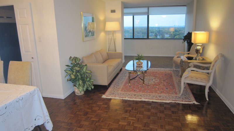 SOLD***3000 BATHURST APT. 1407 - $399,980