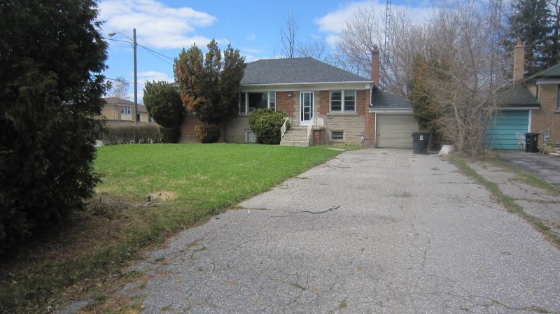 CLANTON PARK AREA - $799,000